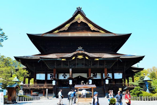 1-Day Snow Monkeys, Zenko-ji Temple & Sake in Nagano - Positive Reviews